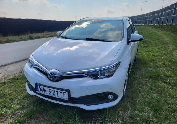 Toyota Auris cena 54000 przebieg: 164000, rok produkcji 2017 z Warszawa małe 121